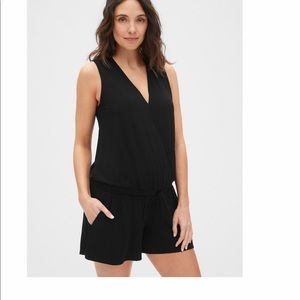 2019 Gap Maternity Sleeveless Front Knit Wrap